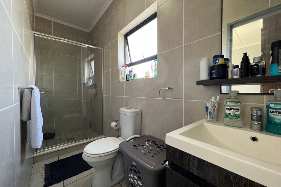 1 Bedroom Property for Sale in Sandown Western Cape